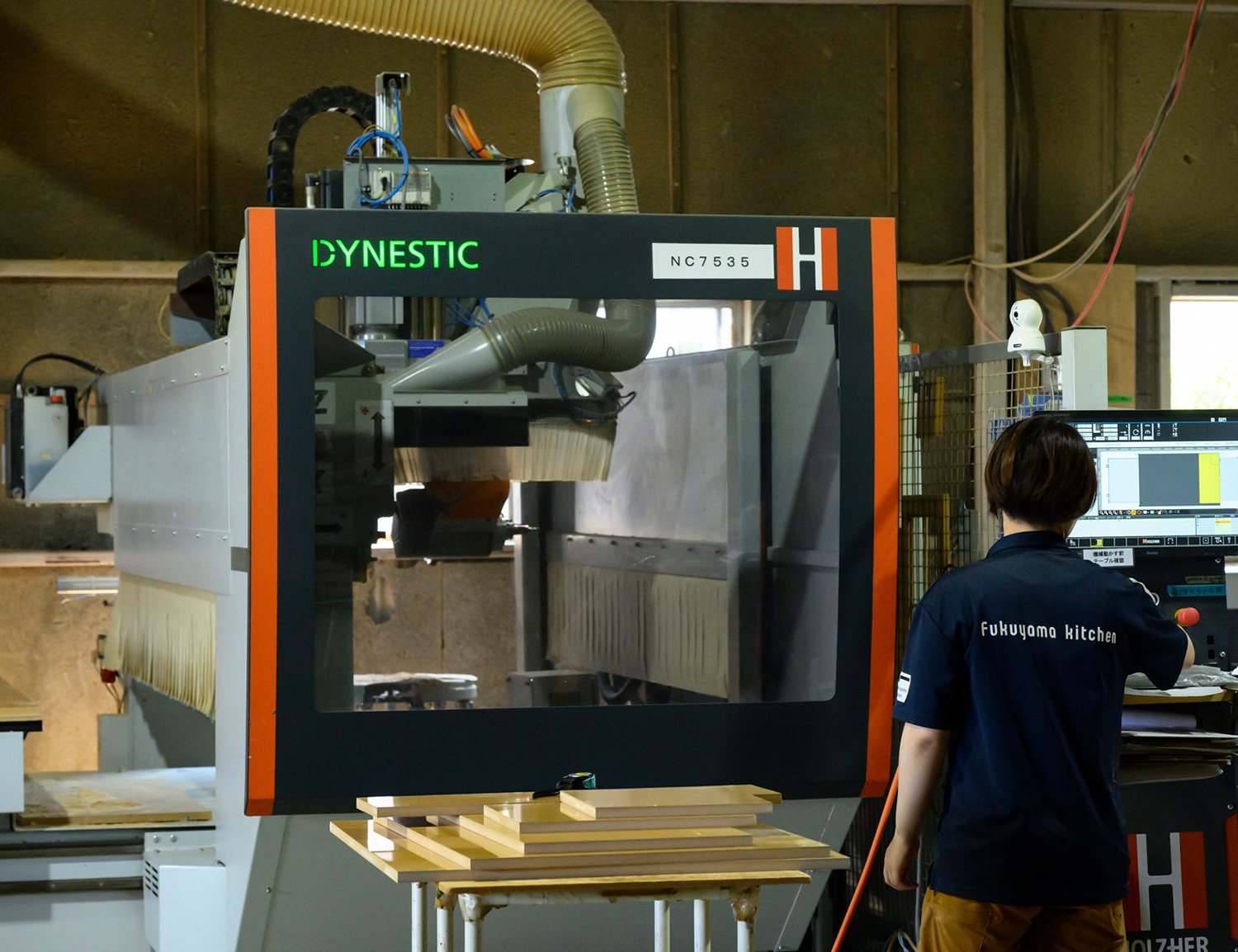 >機械　精度と感性を、融合する